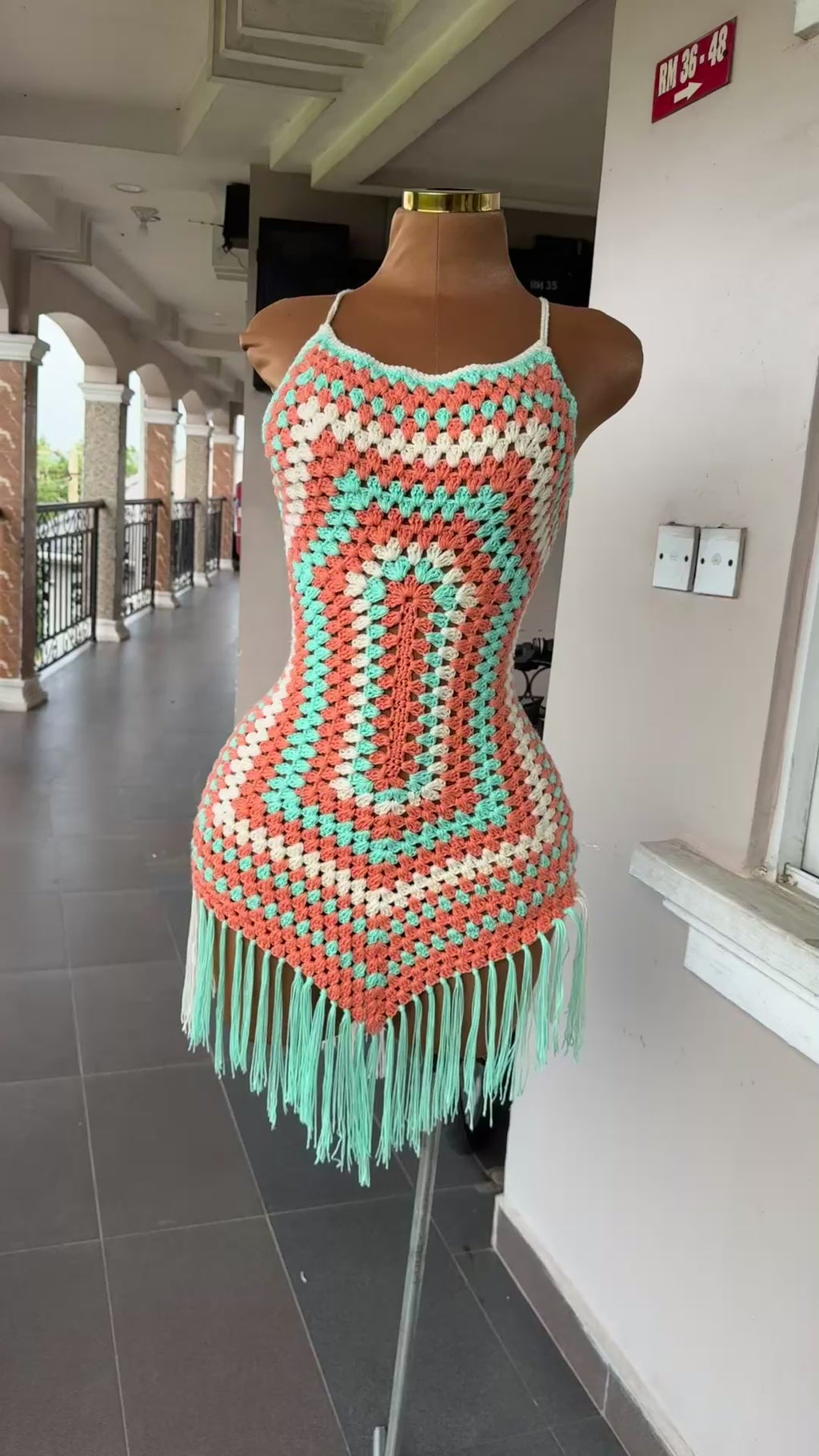 Isla short fringe